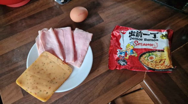 Nissin Demae Sesame à la Wikimedia Commons